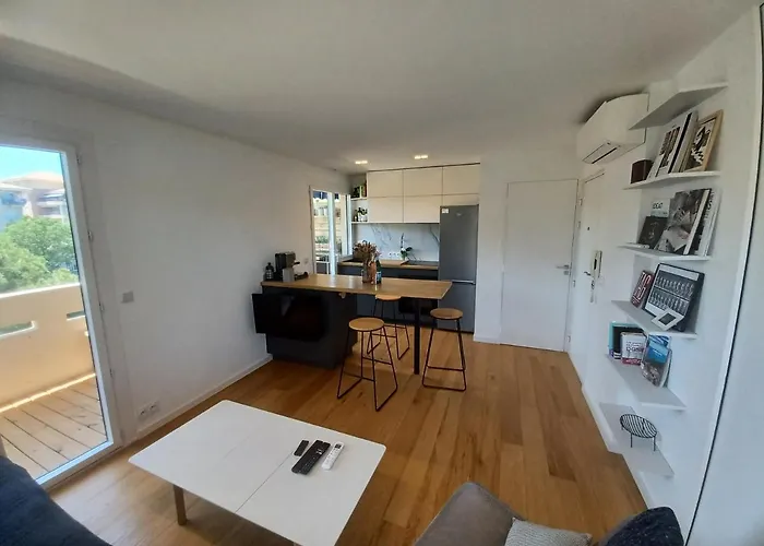 Superbe Appartement A 100M De La Mer, Et A Cote De La Base Nature