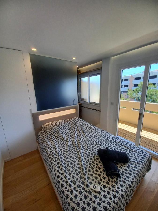 Apartment Superbe A 100m De La Mer, Et A Cote De La Base Nature Frejus